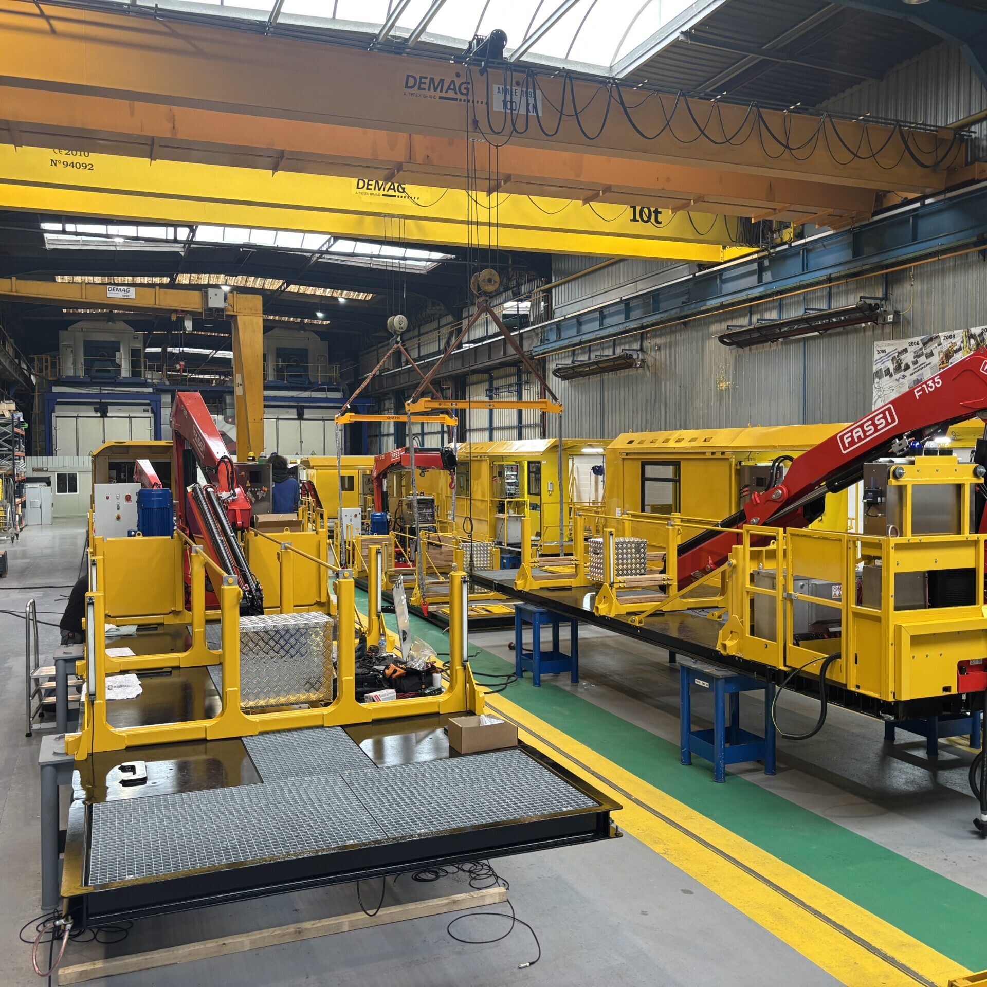 Assemblage des modules de maintenance du Grand Paris Express dans les ateliers Novium